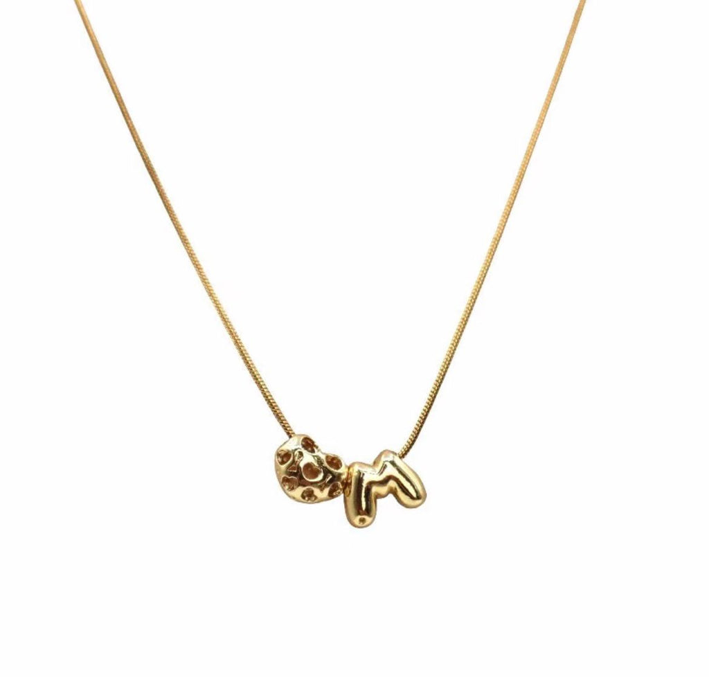 Collana Gold acciaio inossidabile con cuore e lettere in ottone radiato con strass