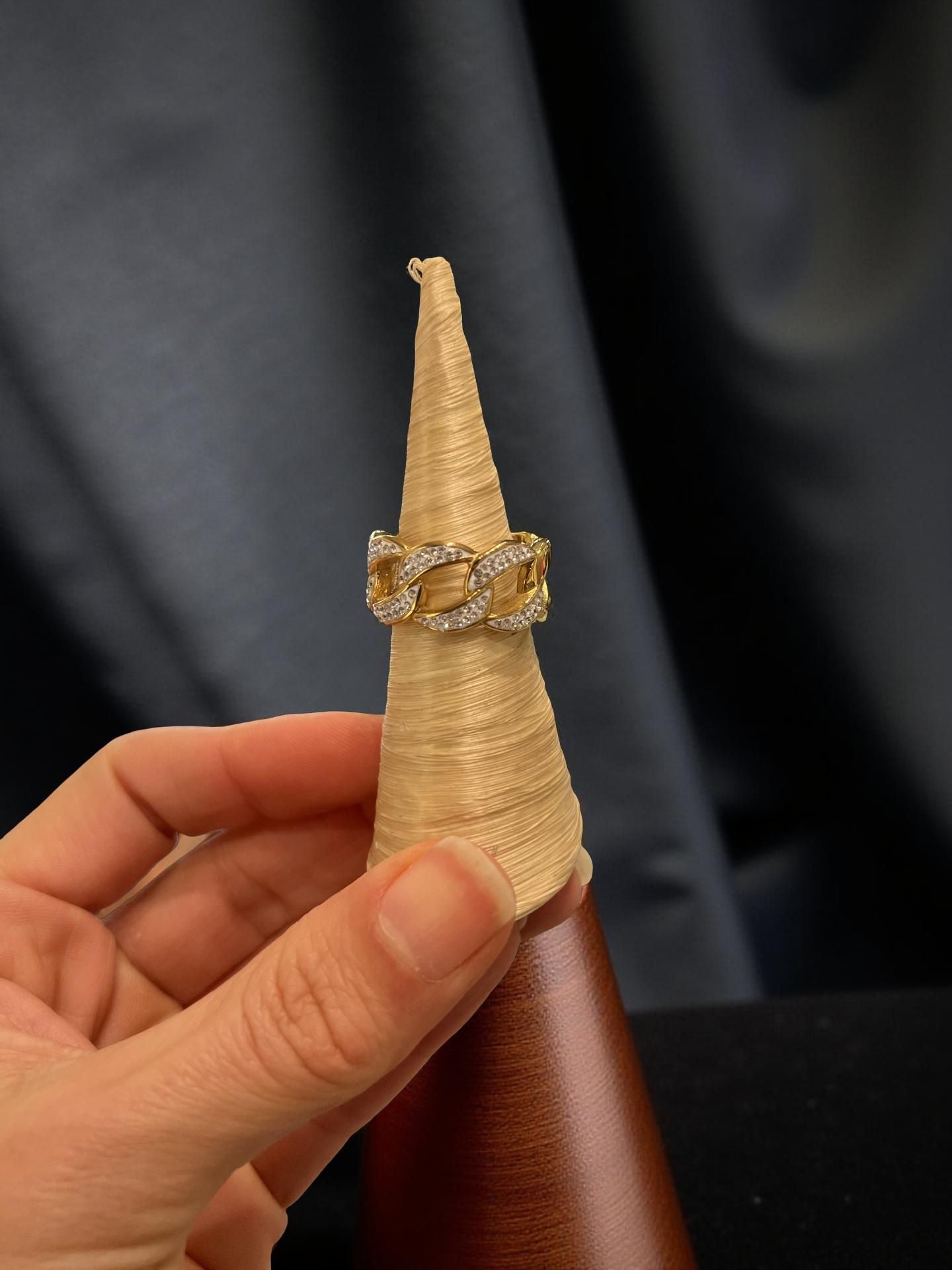 Anello